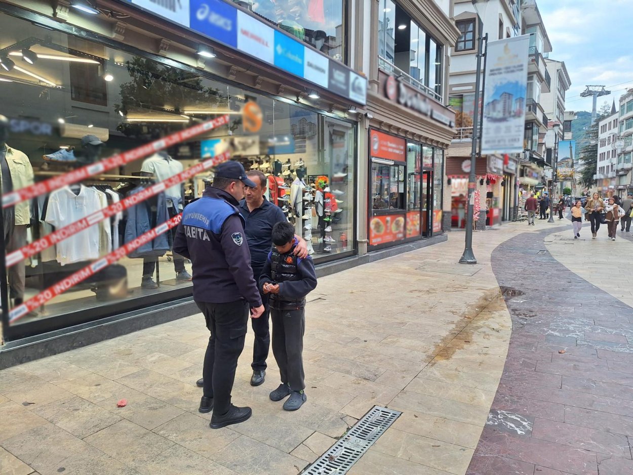 buyuksehir-zabitasi-3-ilcede-dilenci-operasyon-yapti_6264